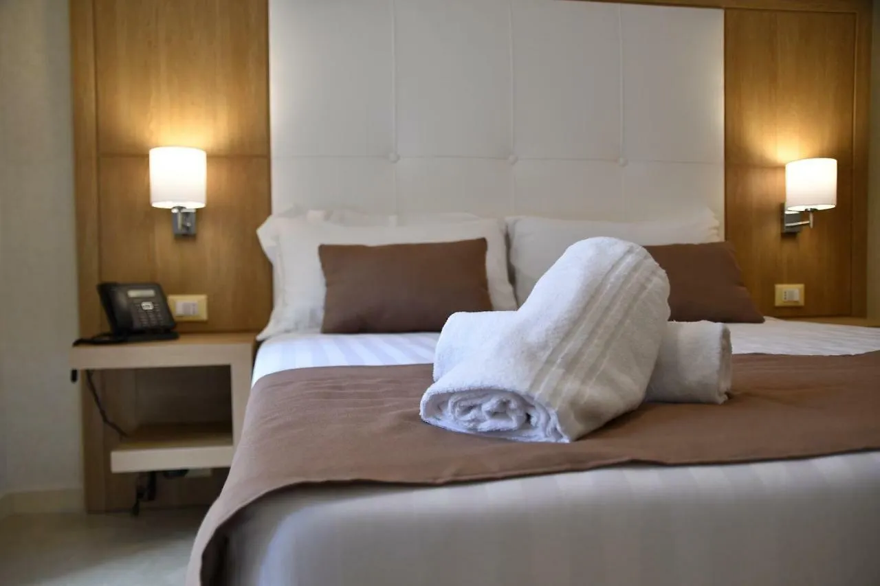פלרמו La Serenissima Hotel 3*,  איטליה