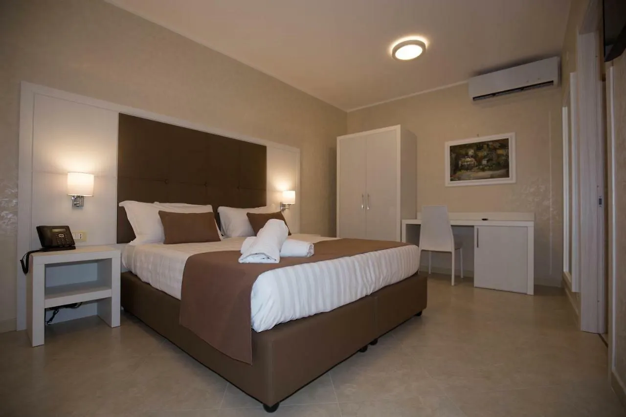 La Serenissima Hotel Palermo 3*,