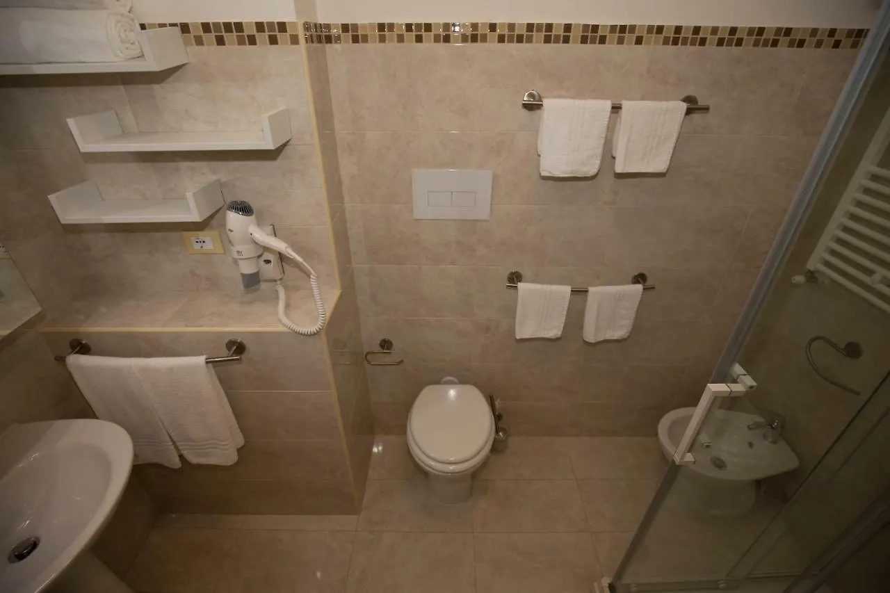 La Serenissima Hotel Palermo 3*,  Italien